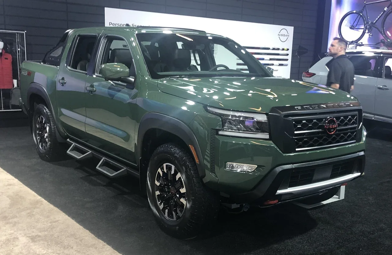 Foto de 2023 Nissan Frontier SE